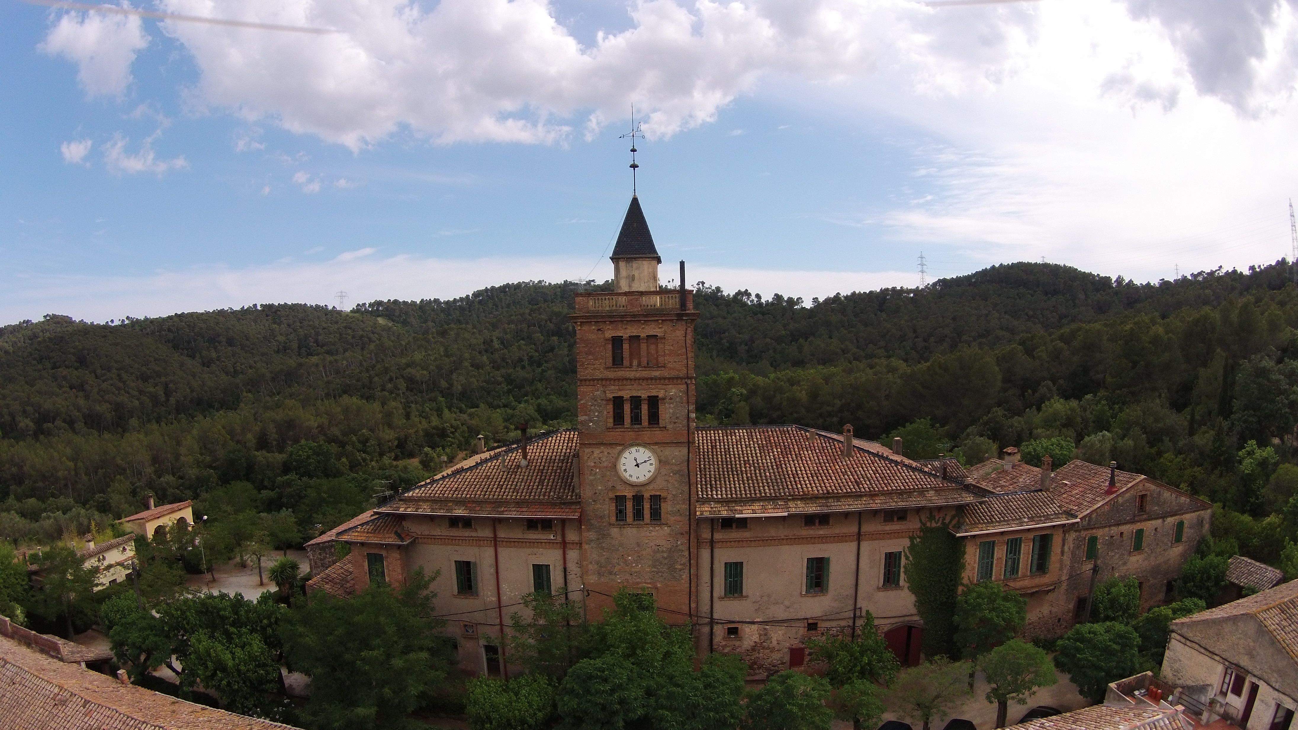 Alguns dels productes agrícoles produïts a la masia es venien a la botiga familiar del carrer Pelai de Barcelona i el vi fins i tot es va exportar a França