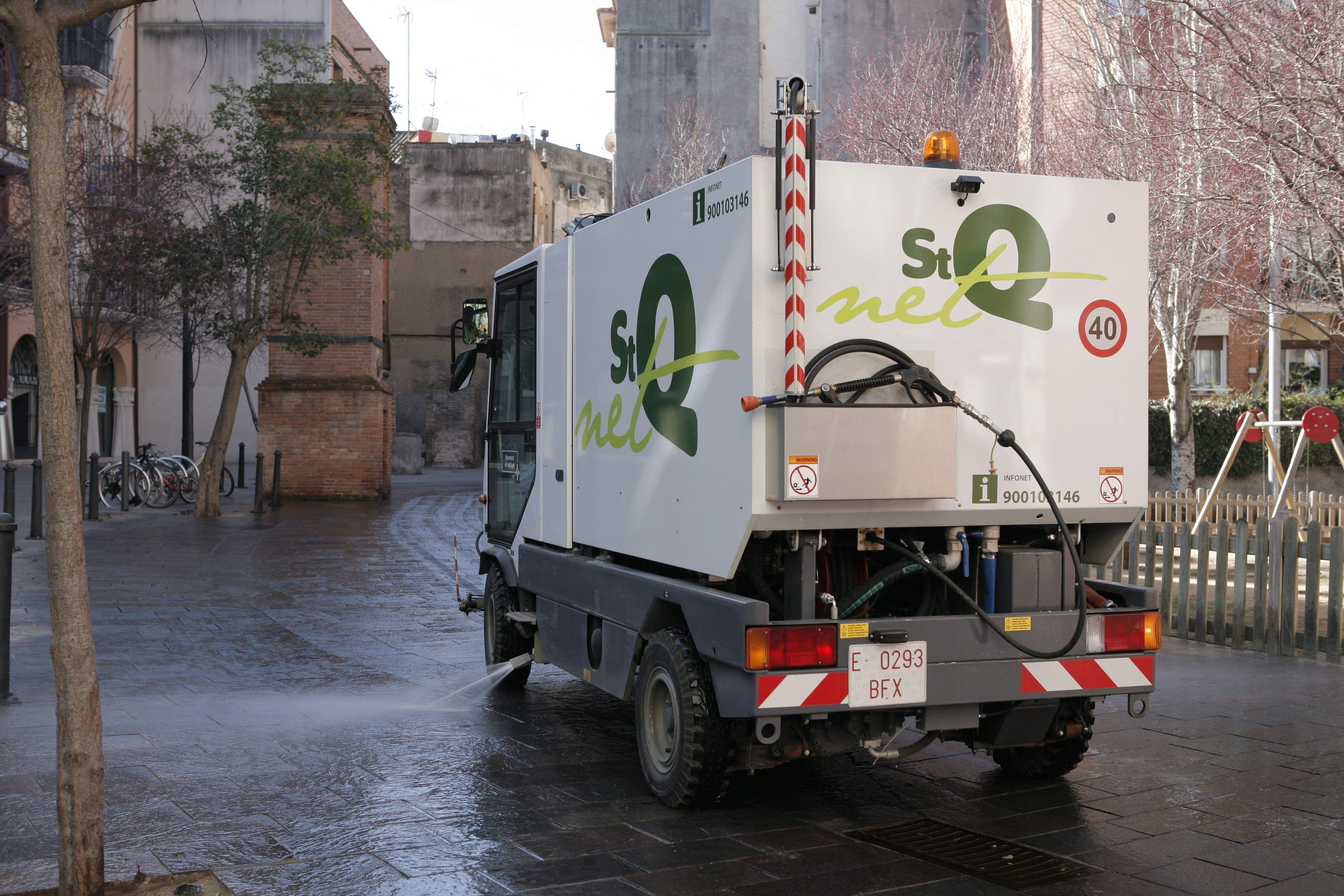 Els vehicles que netegen els carrers són els que no surtirien si hi hagués vaga. FOTO: Artur Ribera