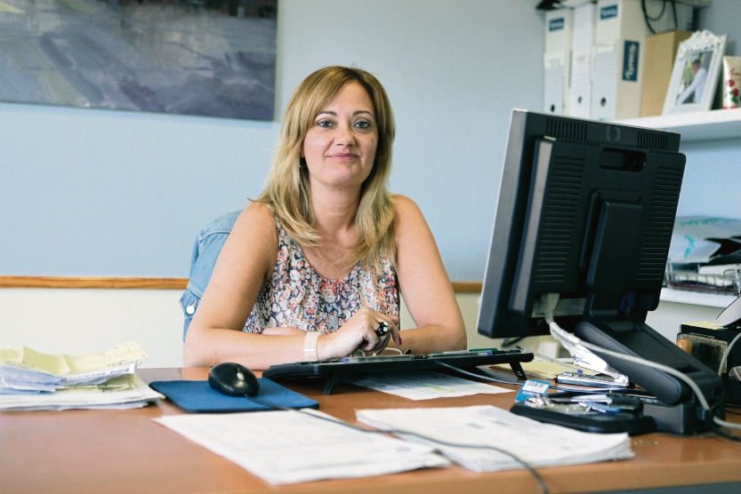 Yolanda Vallejo,  administrativa  de la Brigada. FOTO: Artur Ribera