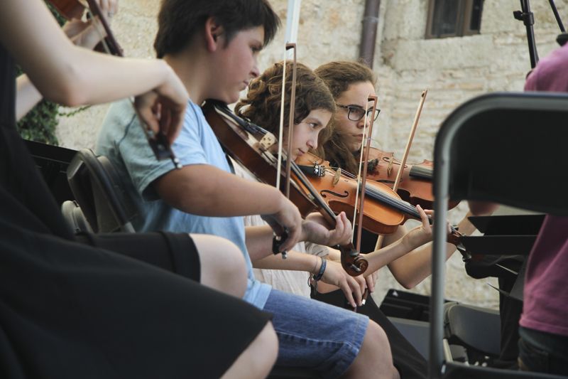 Petits i grans han omplert els escenaris de música. FOTO: Estefania Bedmar