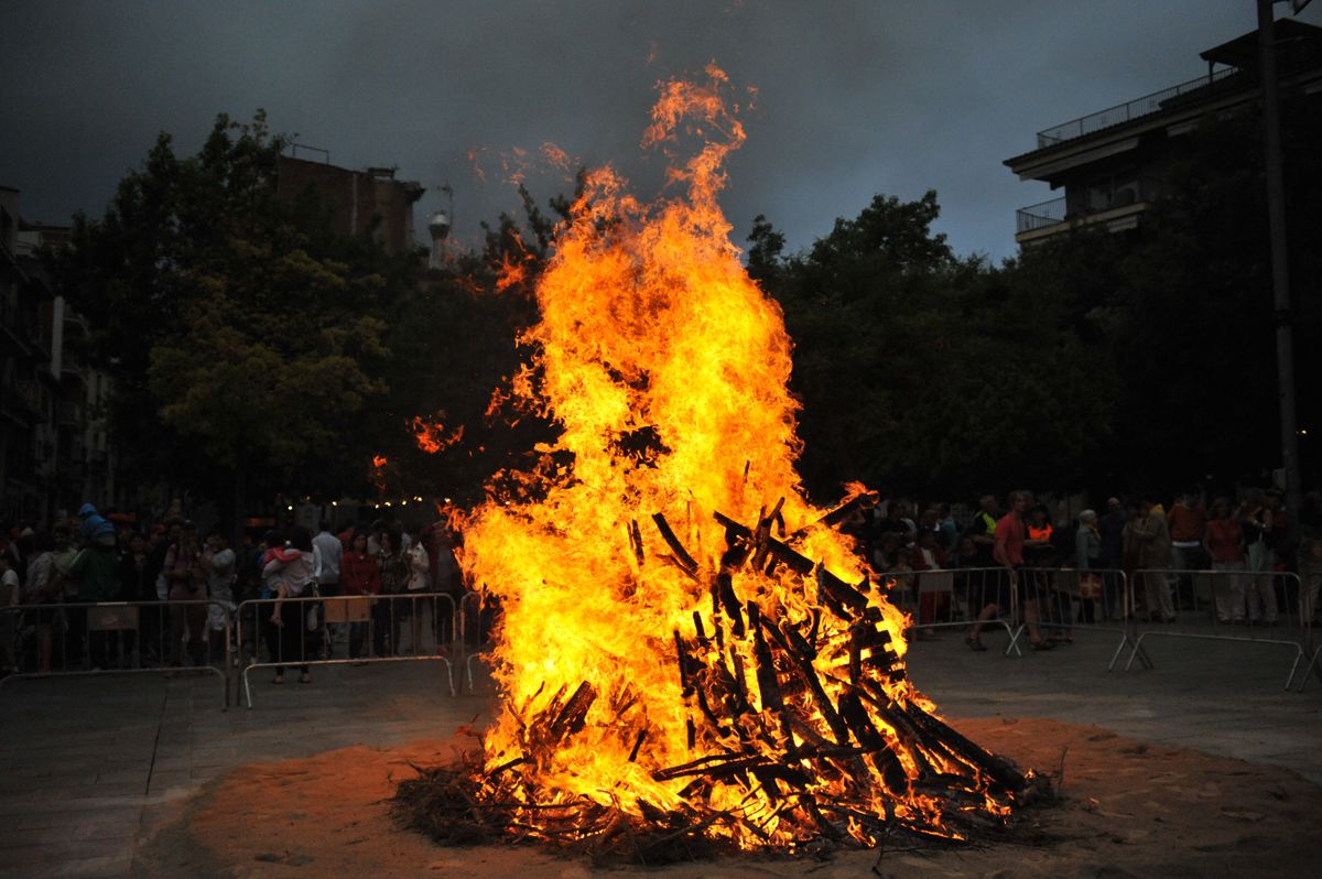 Foguera de Sant Joan. FOTO: Amanda Bernal
