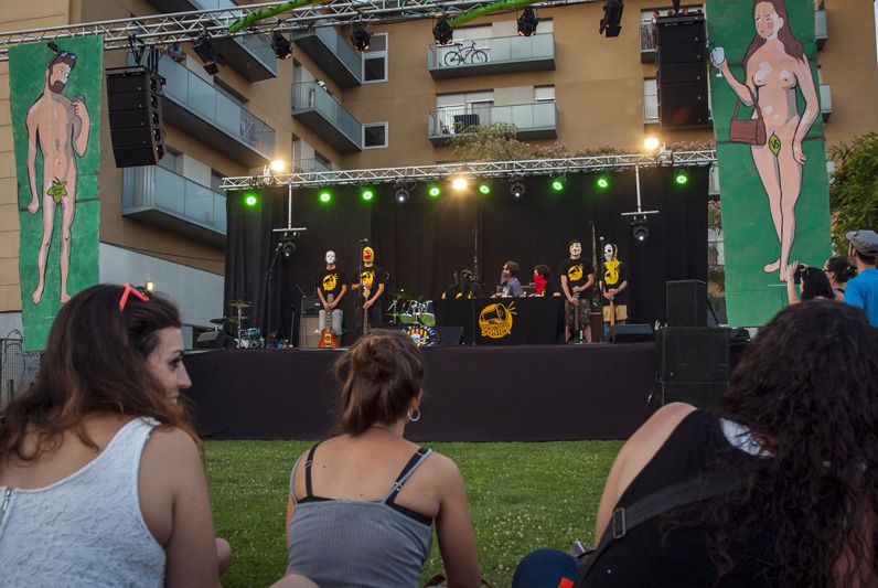 Els músics han reivindicat la utilització de l'espai públic. FOTO: Aida Sotelo 