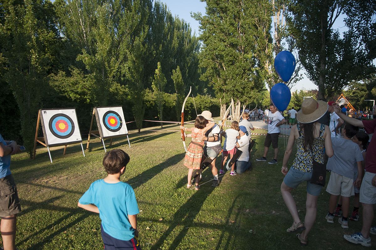 Tir amb arc al Parc Central. FOTOS: Pere Fernández
