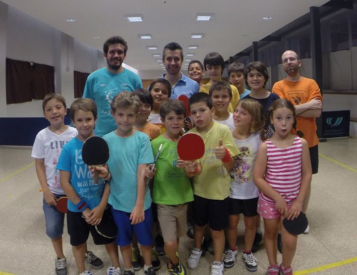 Un dels grups de les Escoles d'Estiu de Tennis de Taula del 2014. FOTO: UE Sant Cugat