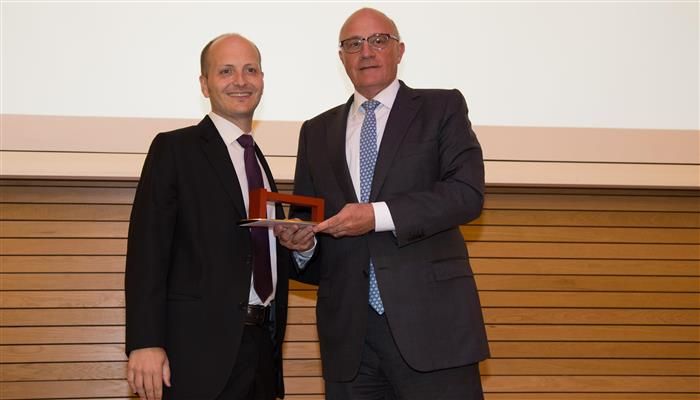 El Doctor Xavier Trepat i el president del Banc Sabadell. FOTO: Banc Sabadell