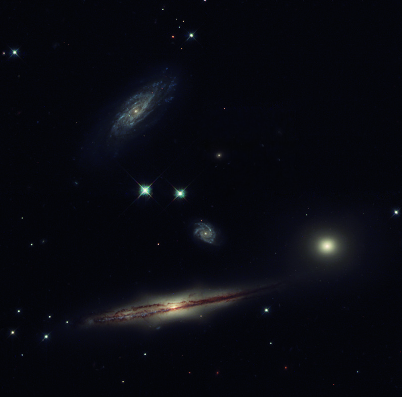 Les galàxies s'agrupen en cúmuls.