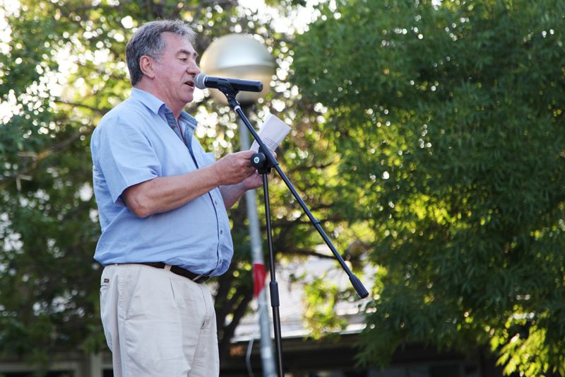Pregó a càrrec de Marta Pessarrodona al Casal. FOTOS: Lali Puig