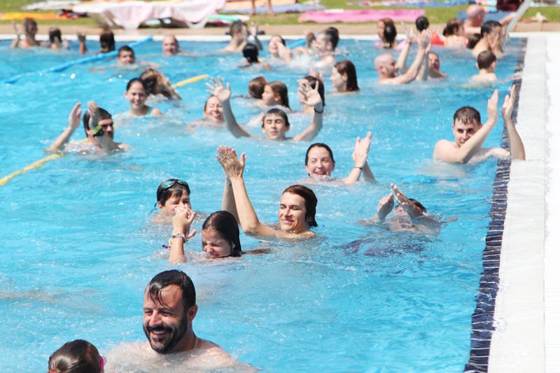 La piscina del Parc Central només obre a les èpoques de bon temps. FOTO: Lali Puig