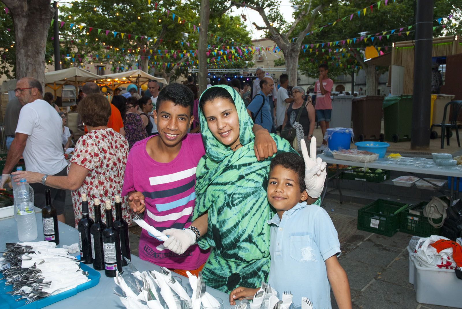 El cuscús solidari de Festa Major és una de les activitats que generen més ingressos per poder finançar el projecte. FOTO: Aïda Sotelo