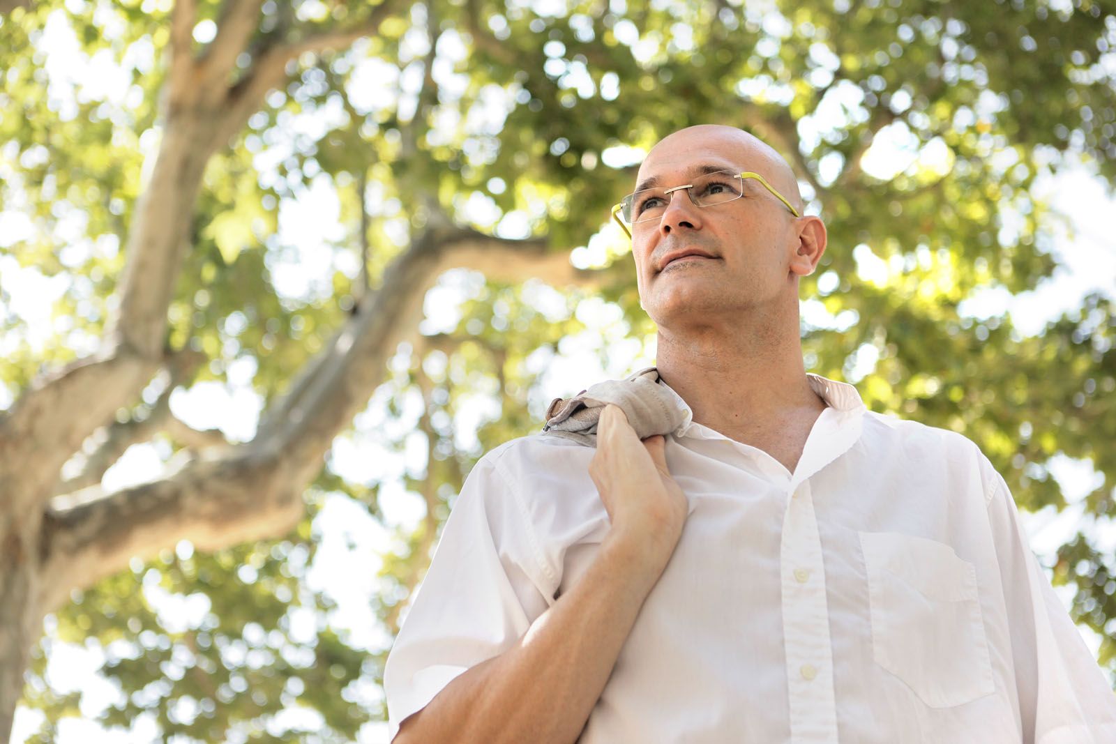 El santcugatenc Raül Romeva a la plaça de Barcelona, després de l'entrevista amb el TOT Sant Cugat. FOTO: Artur Ribera
