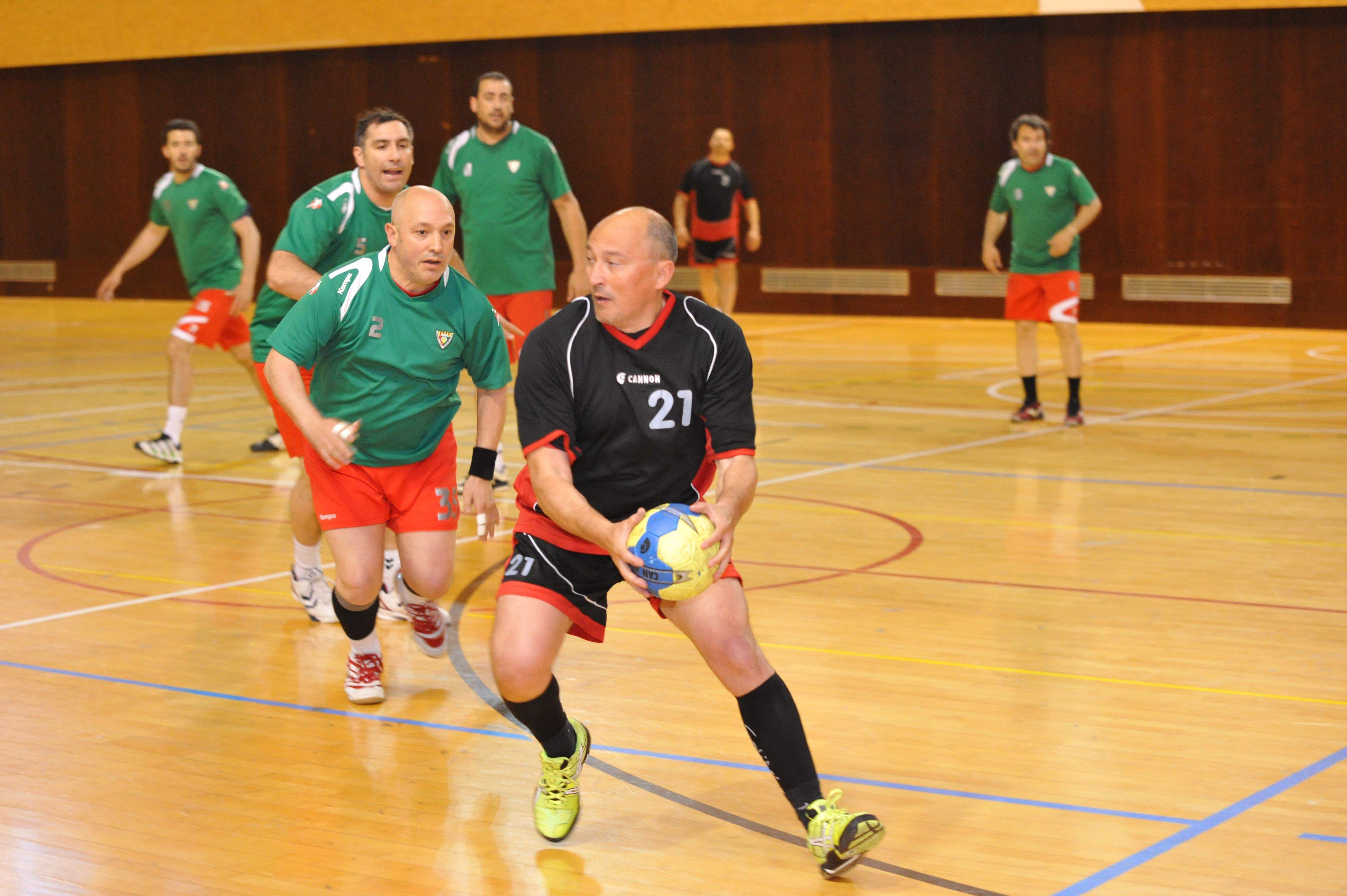 L’equip de veterans del Club Handbol Sant Cugat ja ha guanyat en diferents ocasions la lliga. FOTO: Amanda Bernal