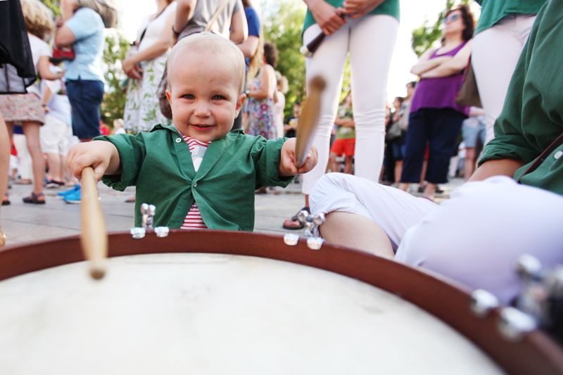 1a Diada castellera: Actuació castellera a la Plaça d'Octavià. FOTOS: Lali Puig