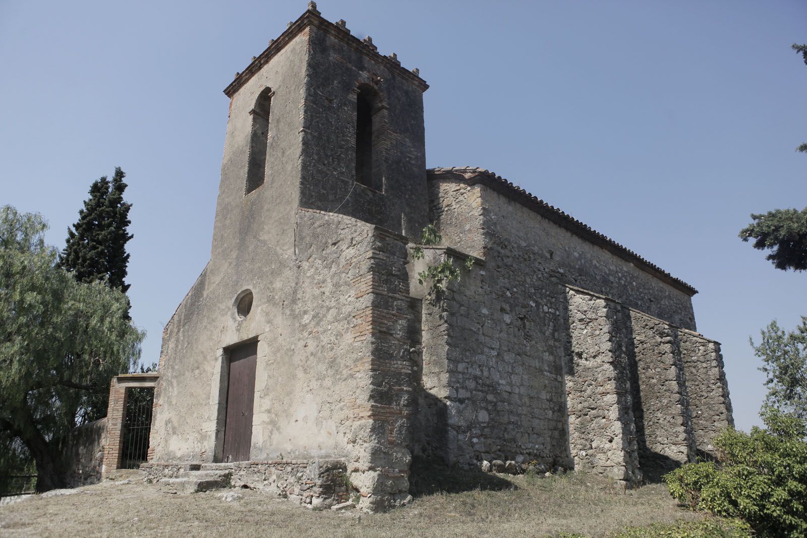 Santa Maria de Campmanyà, Ermita que data de l'any 1047, a tocar de can Castanyer. Foto: Artur Ribera