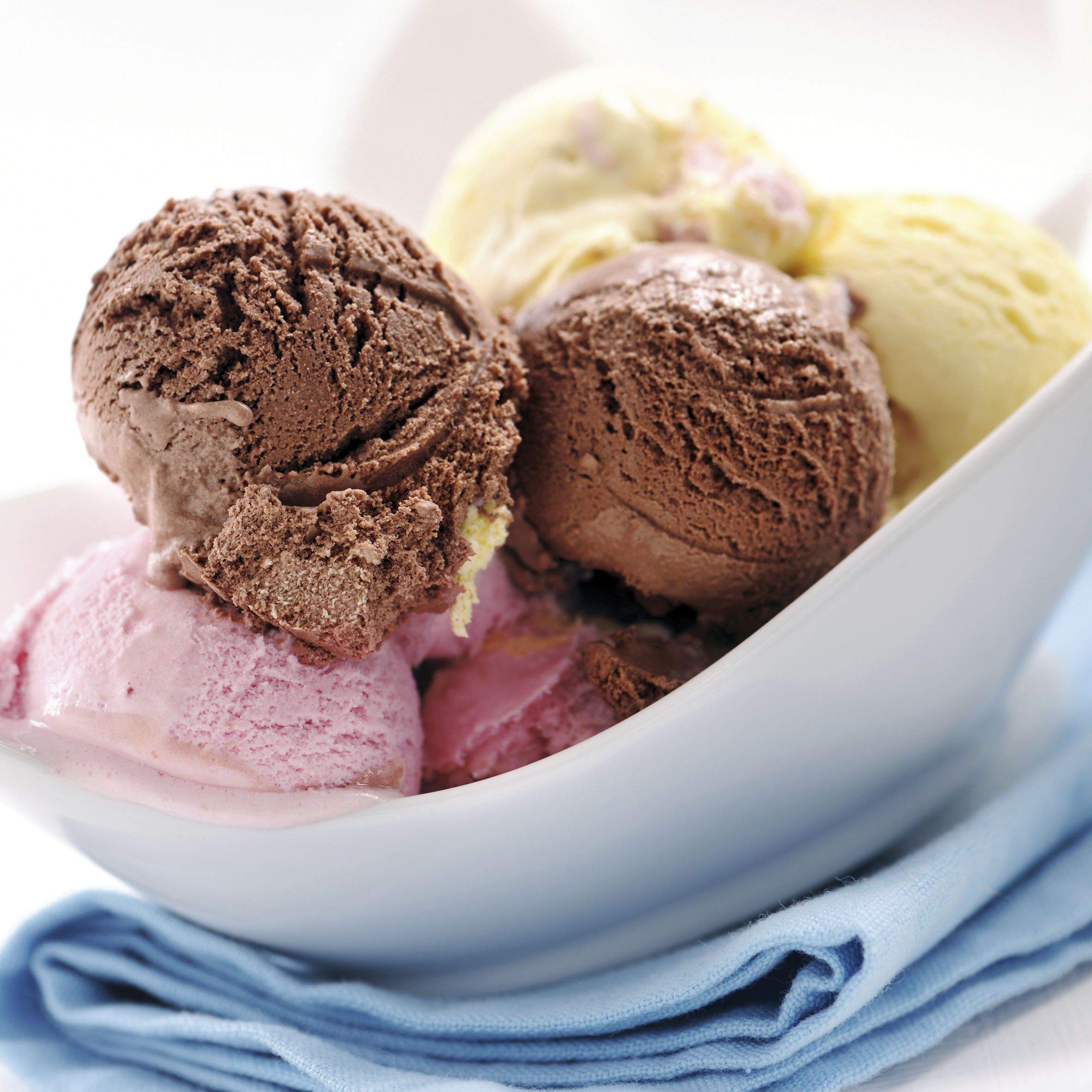 Els gelats de xocolata, vainilla i maduixa són alguns del més sol·licitats. FOTO: Cedida