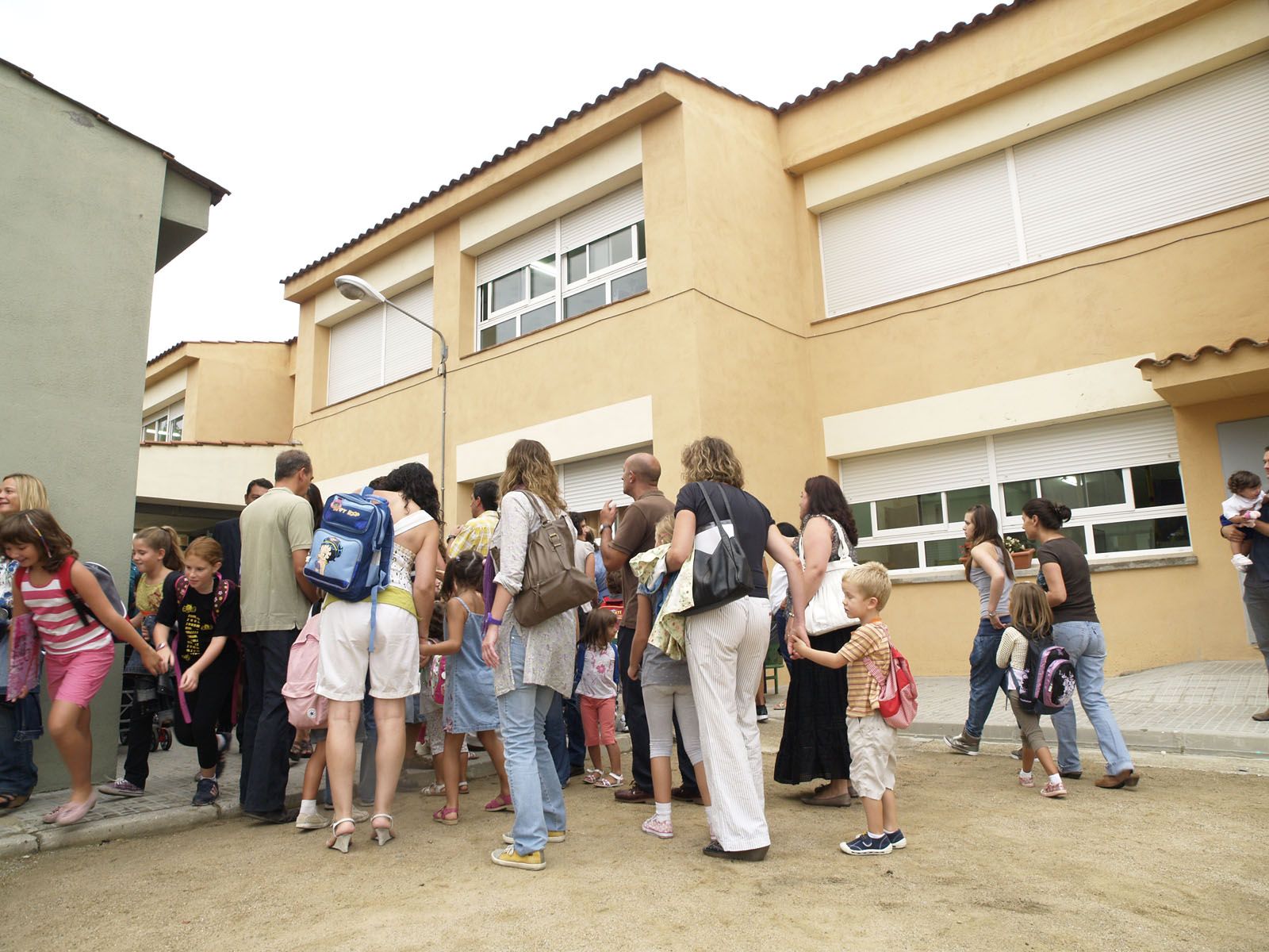 L'exterior de l'escola Pins del Vallès. FOTO: Arxiu/Artur Ribera