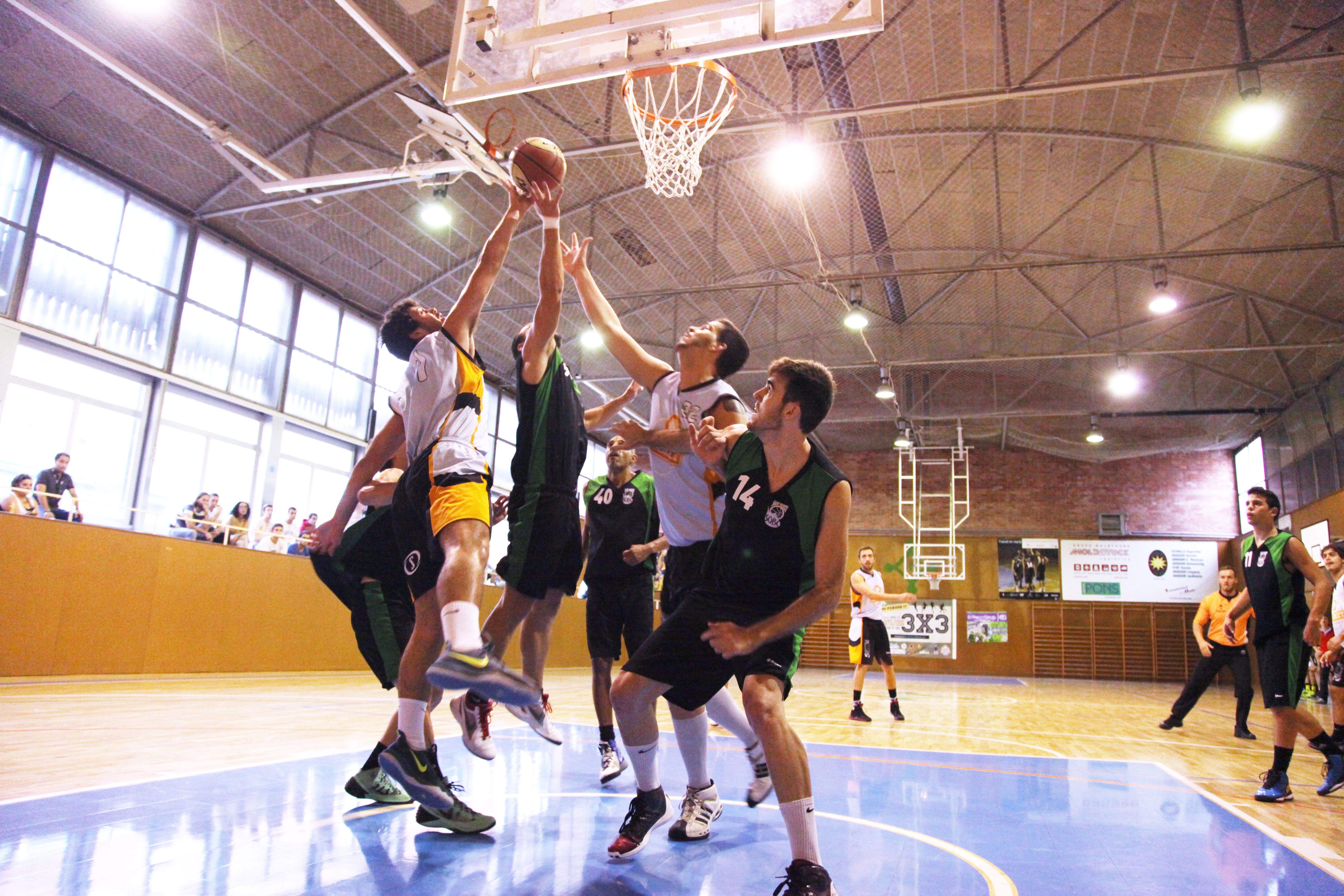Imatge d'un partit del Qbasket Sant Cugat FOTO: Lali Puig