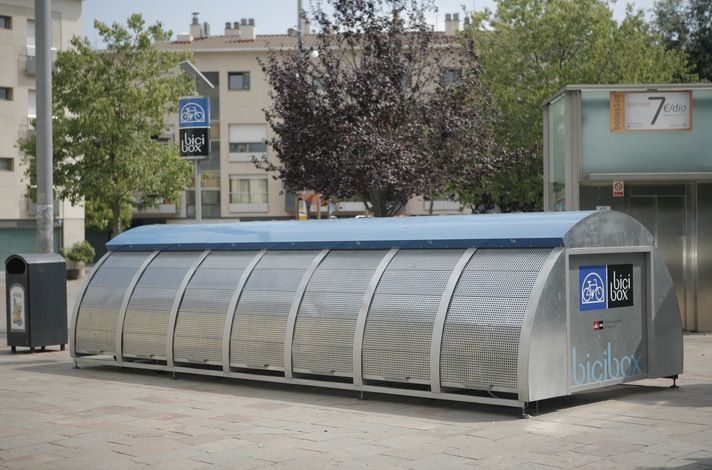 El Bicibox de la plaça de Lluís Millet. FOTO: Artur Ribera