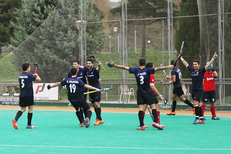 El Junior FC celebra l'adhesió a l'associació Sant Cugat Creix. FOTO: Lali Puig