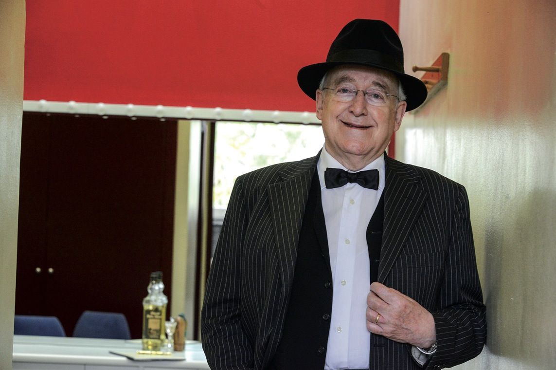 L’actor santcugatenc Jaume Pla al camerino del Teatre-Auditori Sant Cugat FOTO: Jordi Garcia