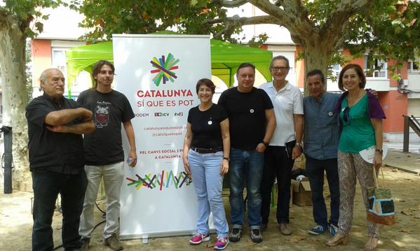 Els candidats de Catalunya Sí Que Es Pot, a la plaça del Coll de Sant Cugat. FOTO: Cedida
