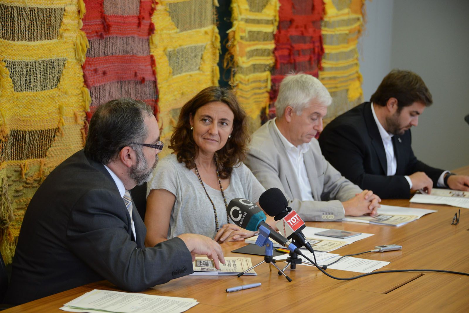 Miquel Garcia, Mercè Conesa, Llorenç Santasusagna i Eloi Rovira, a l'acte. FOTO: Localpres