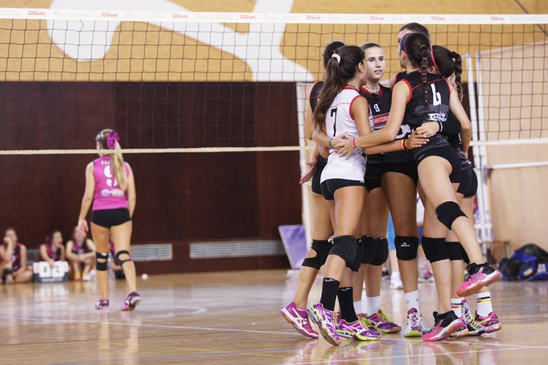 El CV Sant Cugat cadet guanya la final davant el Colmenarejo. FOTO: Lali Puig