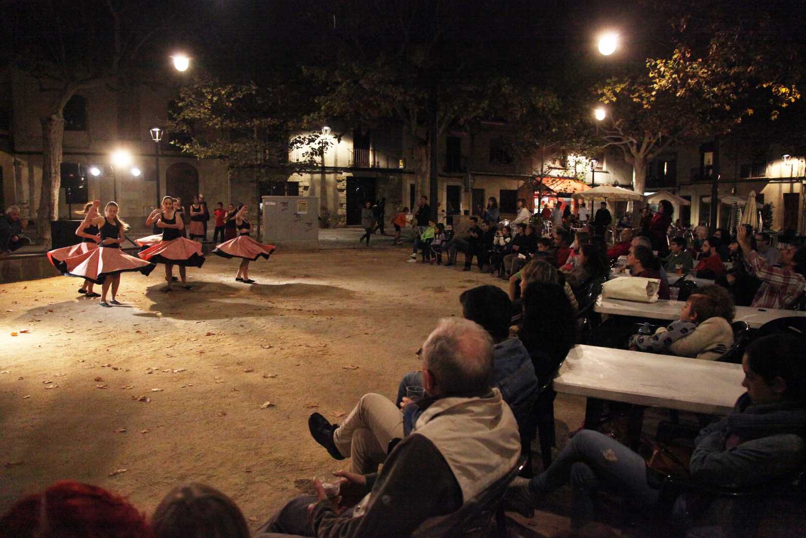 Diferents entitats de cultura popular participen de les activitats del Correllengua. FOTO: Lali Puig