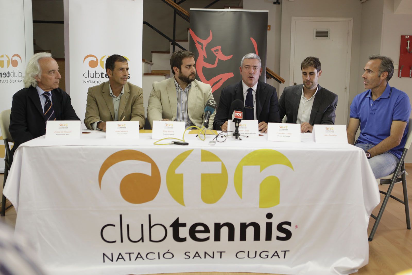 De Gispert, Navarro, Rovira, Lloret, Costa i Corretja, en la presentació del torneig. FOTO: Artur Ribera