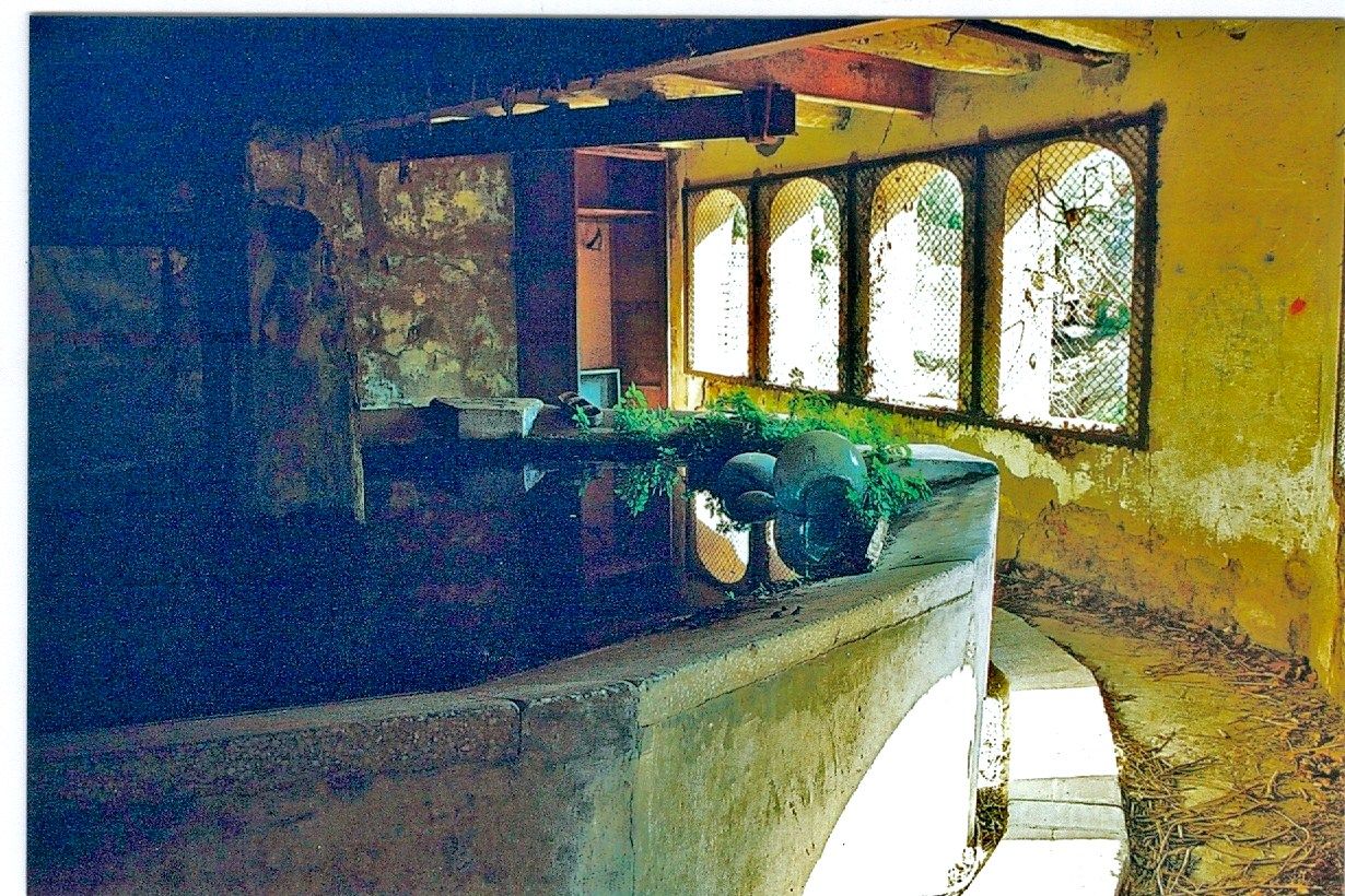 Els antics safareigs de Sant Cugat als anys 90, poc abans de ser enderrocats. AUTOR: Octavi Galceran