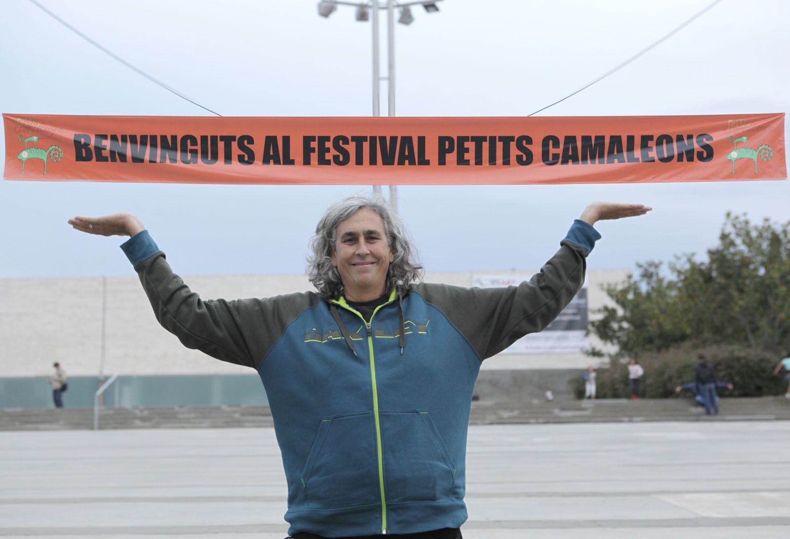 Albert Puig a l'exterior del Teatre Auditori, on se celebra el festival. FOTO: Artur Ribera 