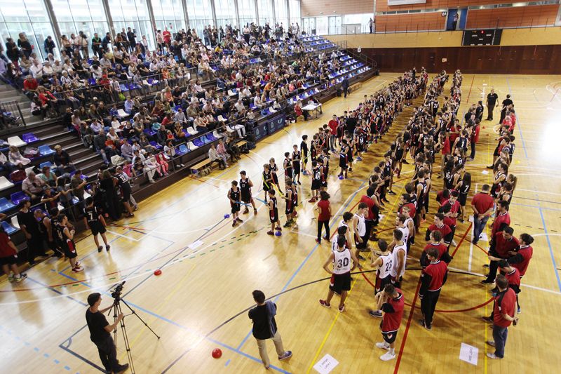 La presentació de la UE Sant Cugat ha omplert d'equips el Pavelló 3. FOTO: Lali Puig