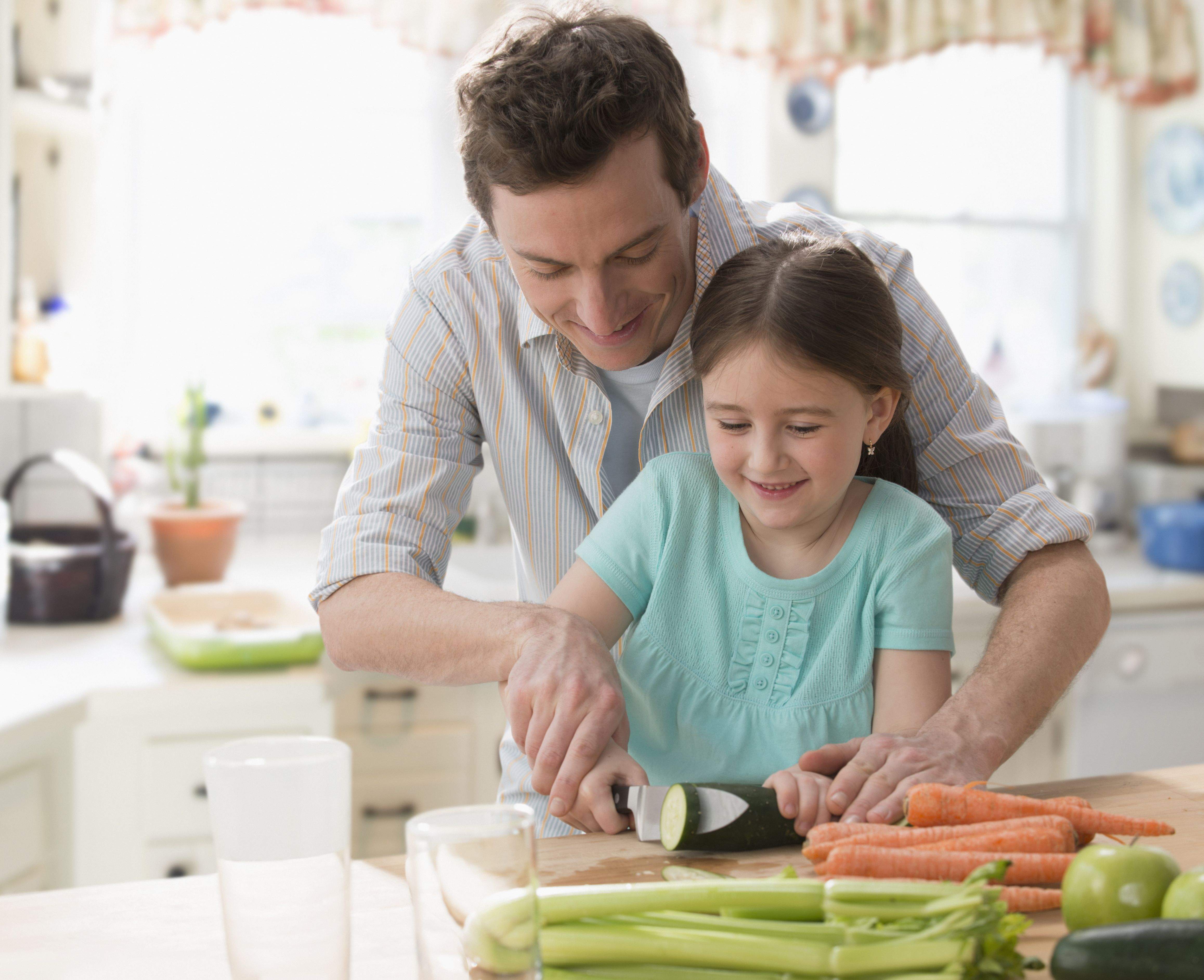 És important deixar que els més petis s'expressin mentre fan qualsevol tasca. FOTO: Arxiu