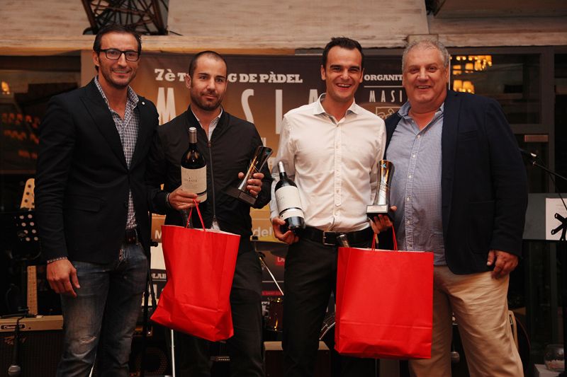 Una de les parelles que han rebut un premi. FOTO: Lali Puig