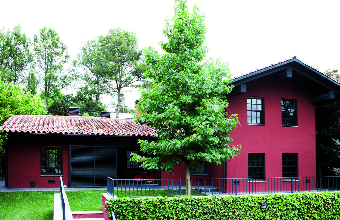 Zona Can Montmany. Casa de disseny (225 m2 en terreny de 1000 m2) construïda en 2 dues plantes i acabats d'alta qualitat. 5 habitacions i 4 banys. Preu: 800.000 €. FOTO: Cedida