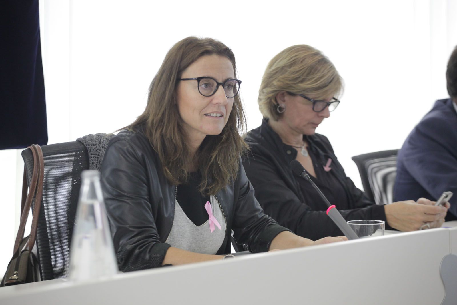 Moments abans del ple. FOTO: Artur Ribera