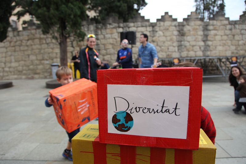 Fira d'entitats a la plaça d'Octavià. FOTOS: Lali Puig