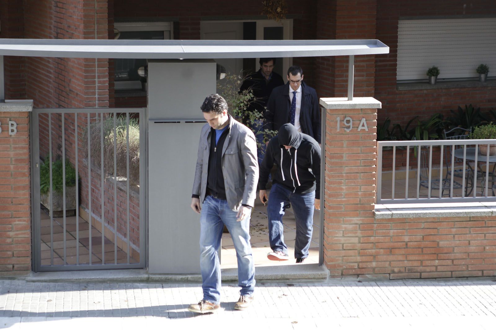 Als voltants de les 4 de la tarda han sortit del domicili. FOTO: Artur Ribera