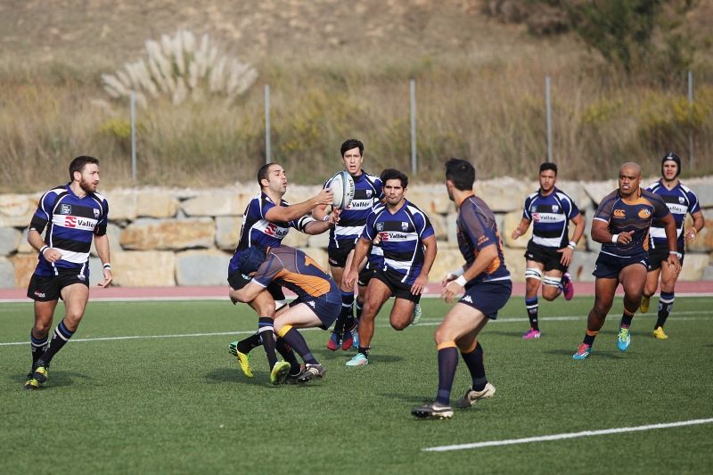 El Club de Rugby Sant Cugat, segon, rep dissabte el líder, el CR La Vila, amb un punt més. FOTO: Lali Puig