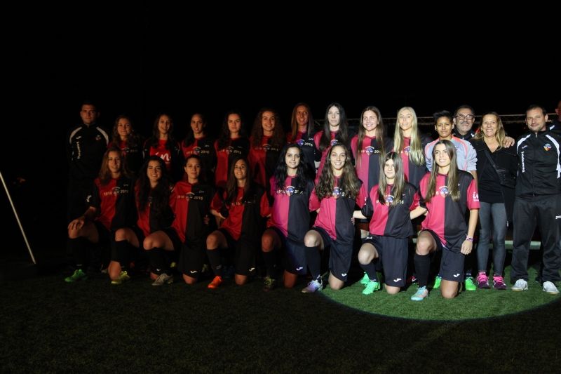 El primer equip femení del Sant Cugat Esport FC, en la presentació dels equips del club. FOTO: Lali Puig