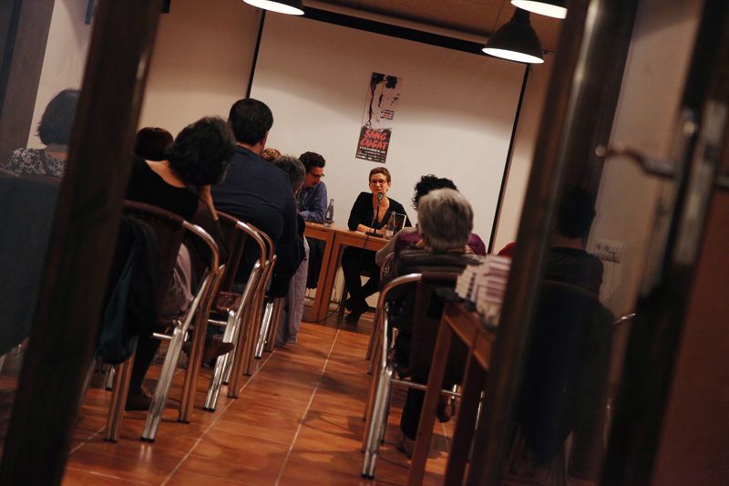 Conferència 'El negre internacional: més enllà de Suècia' a Cal Temerari. FOTO: Lali Puig