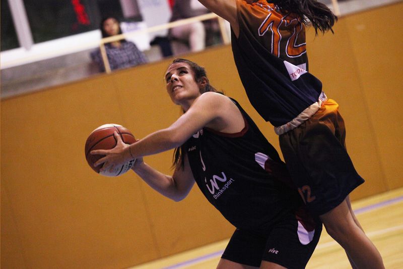 Bàsquet femení: UE Sant Cugat -  CB Olot a la ZEM Rambla del Celler. FOTOS: Lali Puig