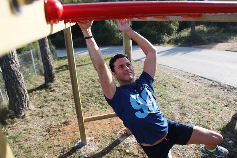 Un dels aparells de musculació del circuit. FOTO: Lali Puig