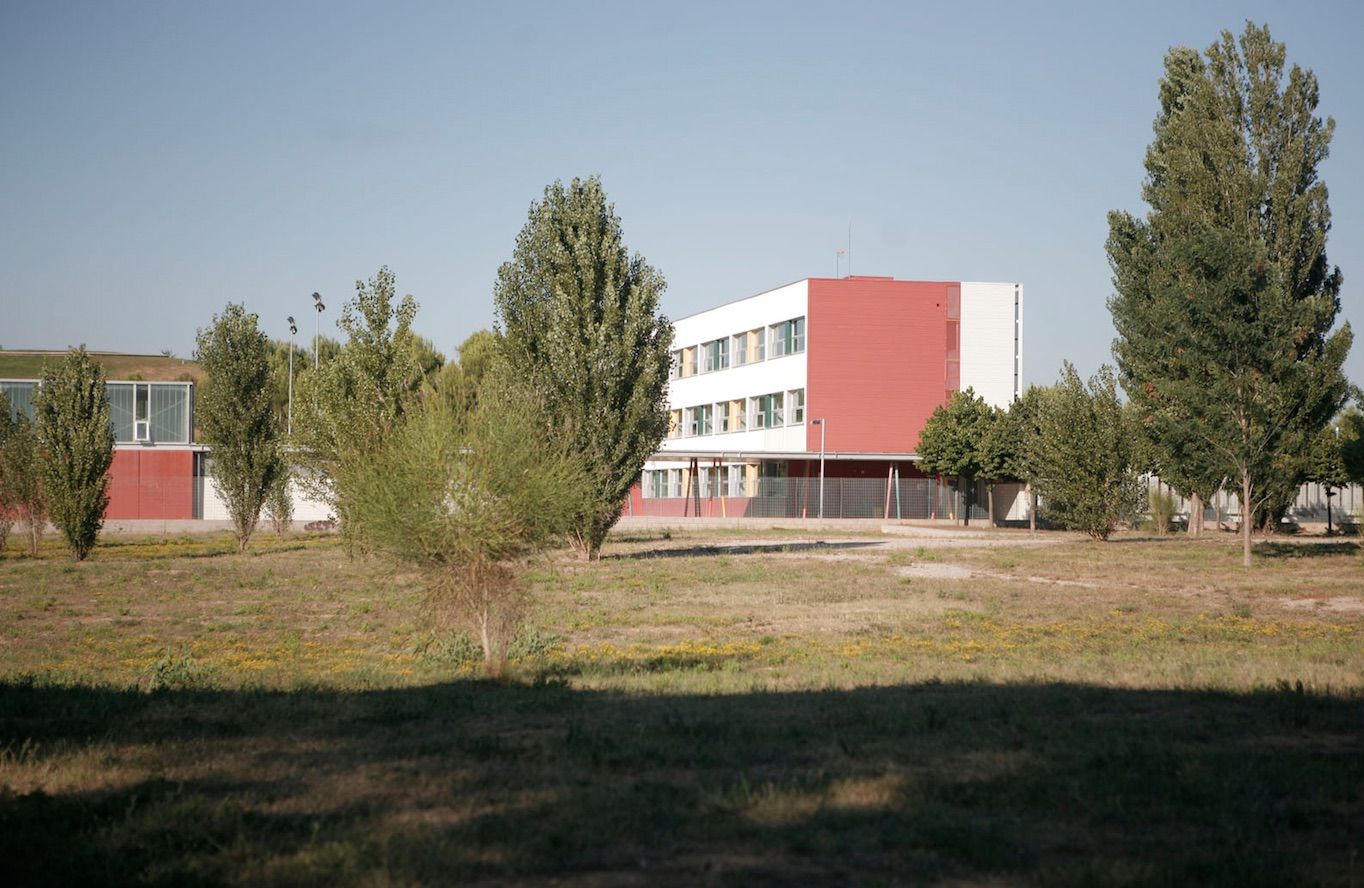 El centre s’ha d’edificar sobre 6.200 m2 de terrenys municipals al costat de l’escola Turó de Can Mates. FOTO: Artur Ribera 