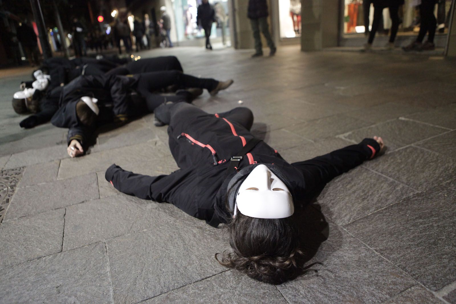 Performance d'Hora Bruixa contra la violència masclista FOTO: Artur Ribera