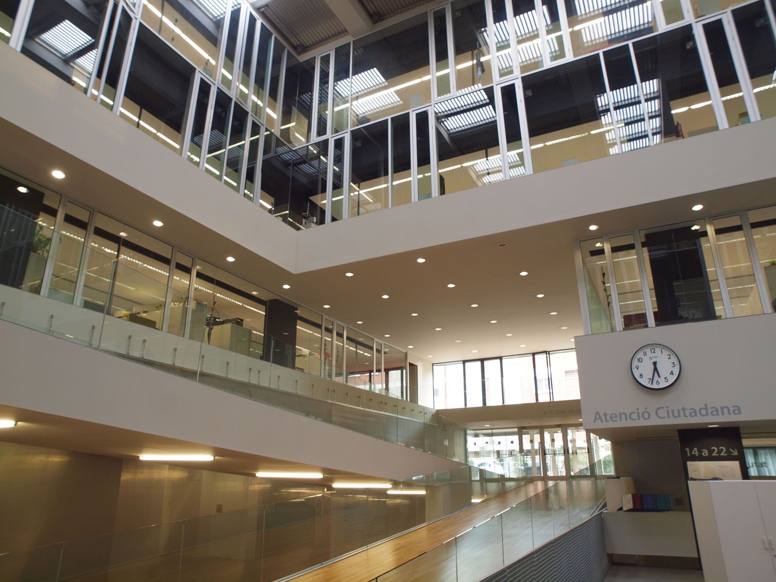  Imatge interior de l'ajuntament de Sant Cugat FOTO: Artur Ribera