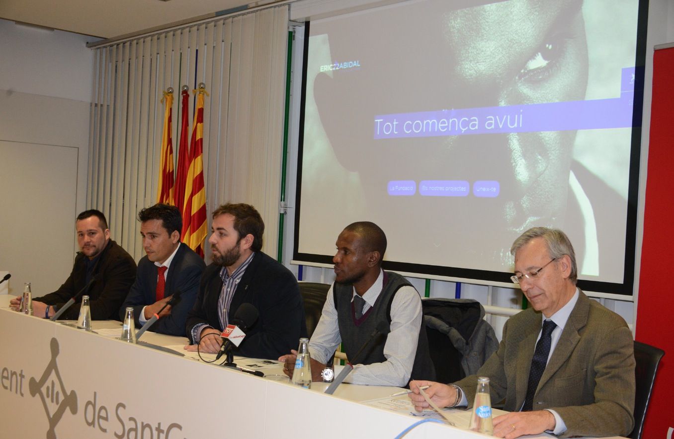 Palau, Gotanegra, Rovira, Abidal i Rodrigo, en la presentació del torneig solidari de futbol sala. FOTO: Localpres