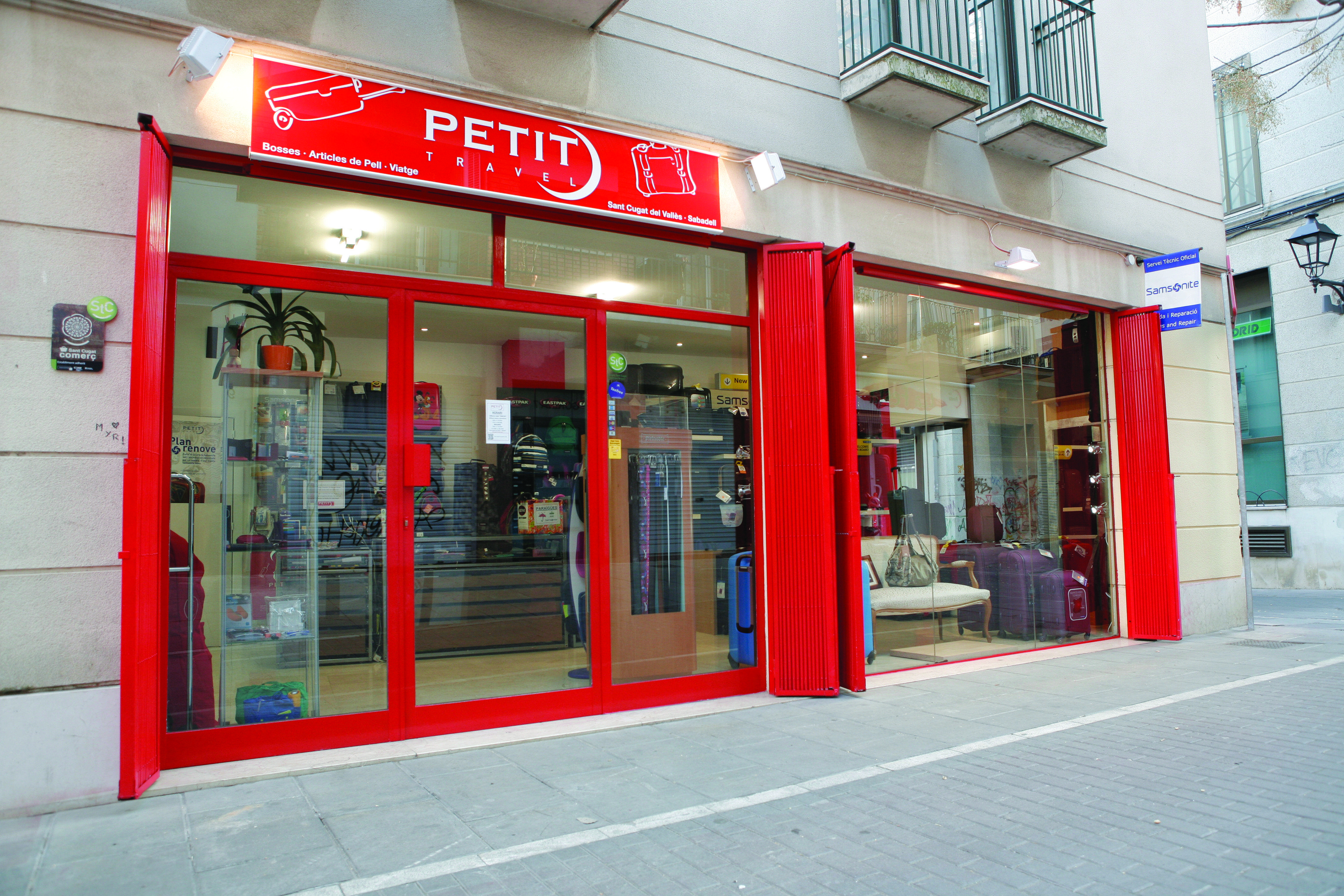 Petit Travel té tot tipus de bosses i maletes. FOTO: Arxiu 