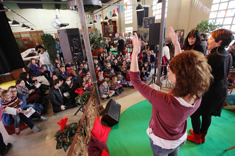 Contes de llengua de signes amb el Ginjoler. FOTOS: Lali Puig