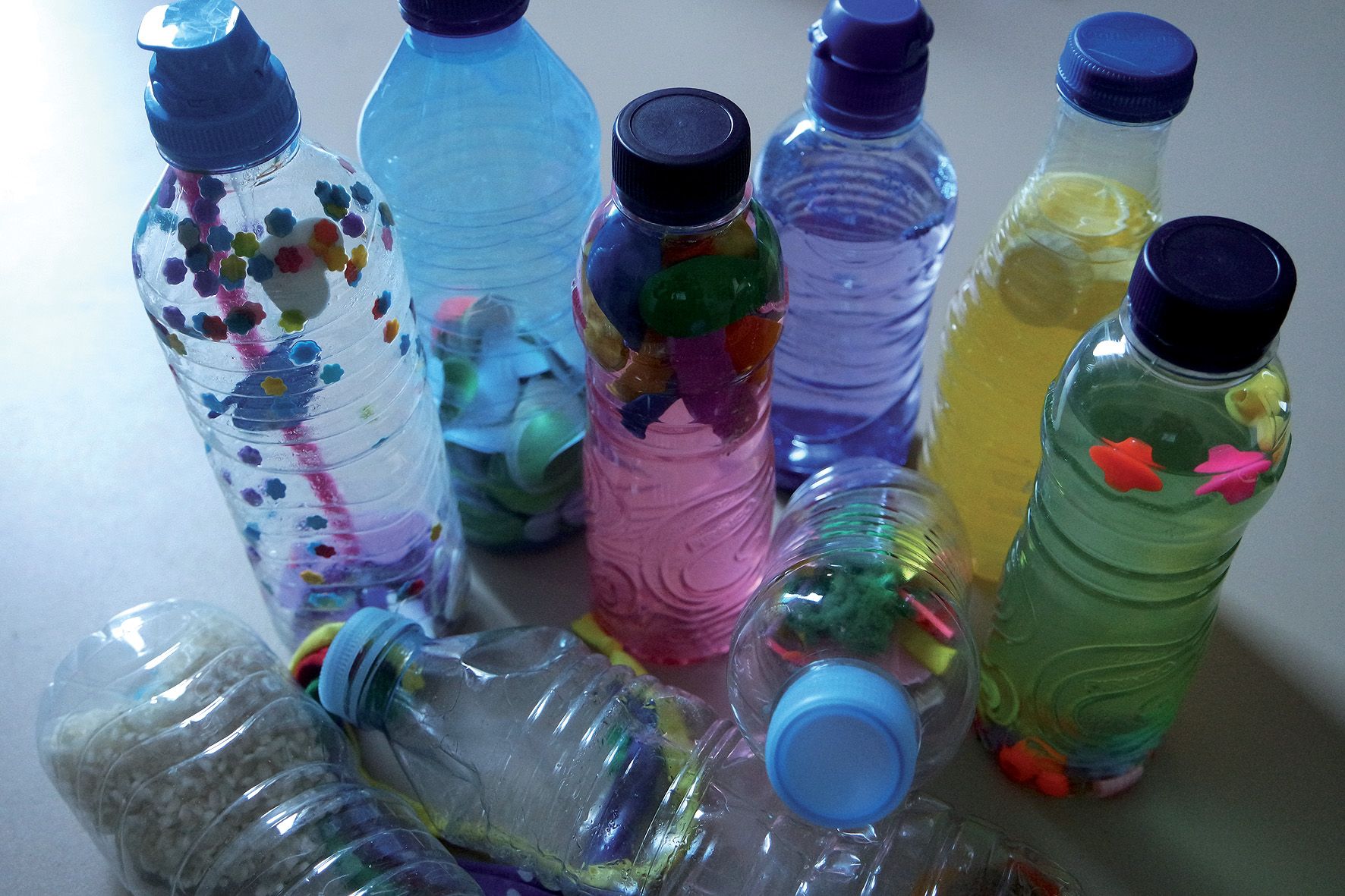 They are very attractive and awaken children’s interest and curiosity, especially babies and toddlers