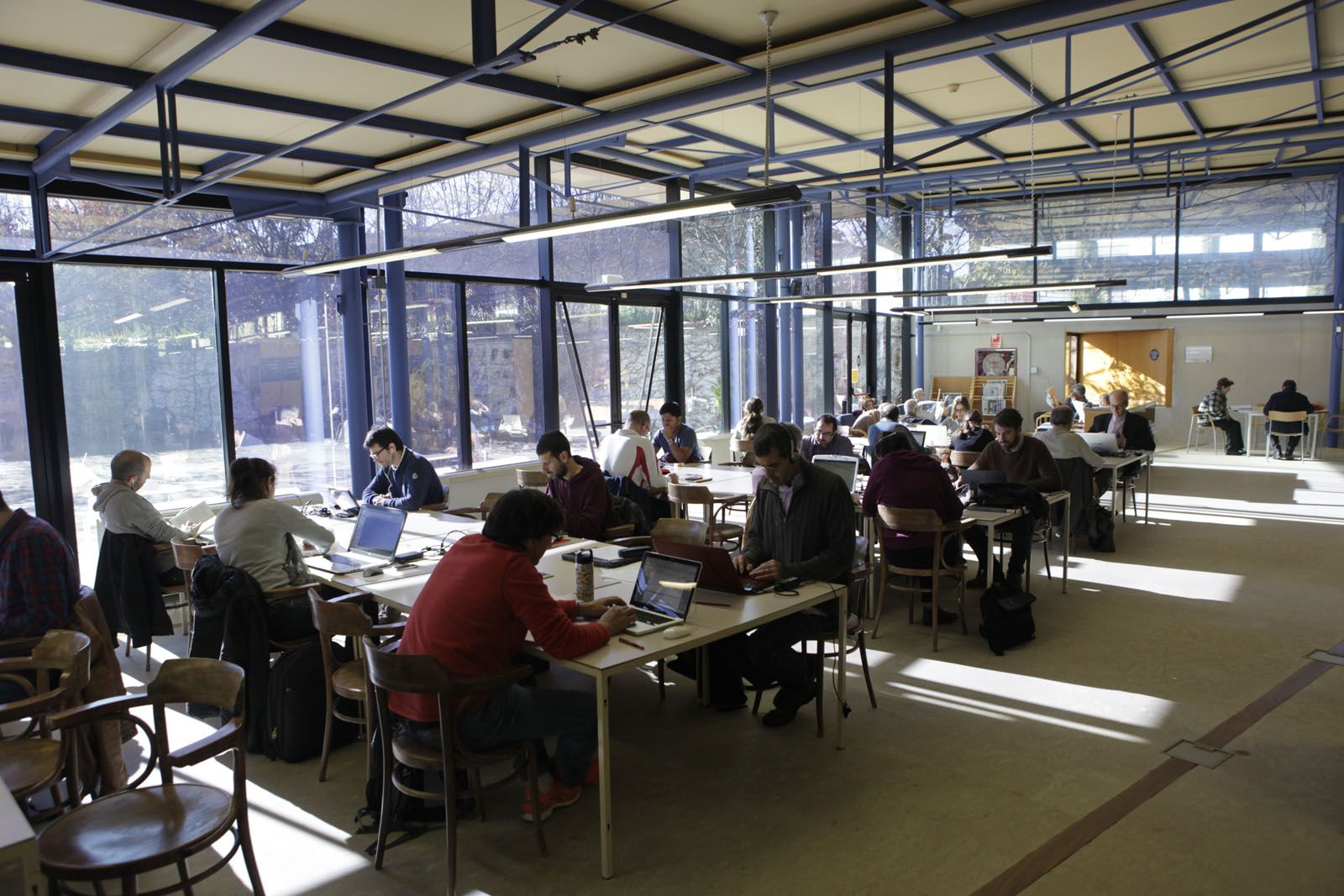 Les tres biblioteques, ESADE i el Casal Torre Blanca habilitaran aules d'estudi. FOTO: Artur Ribera